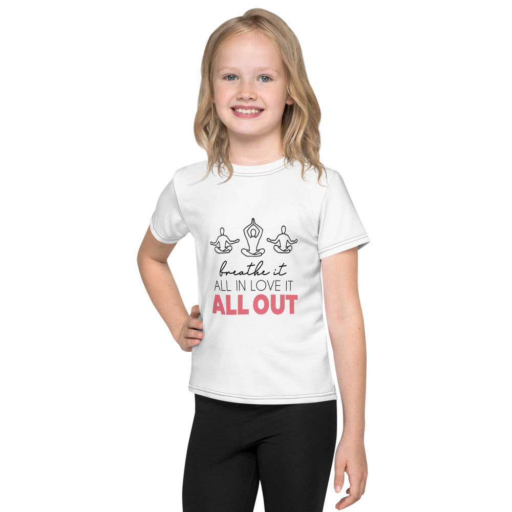 BREATHE IT ALL IN LOVE IT ALL OUT - Kids crew neck t-shirt