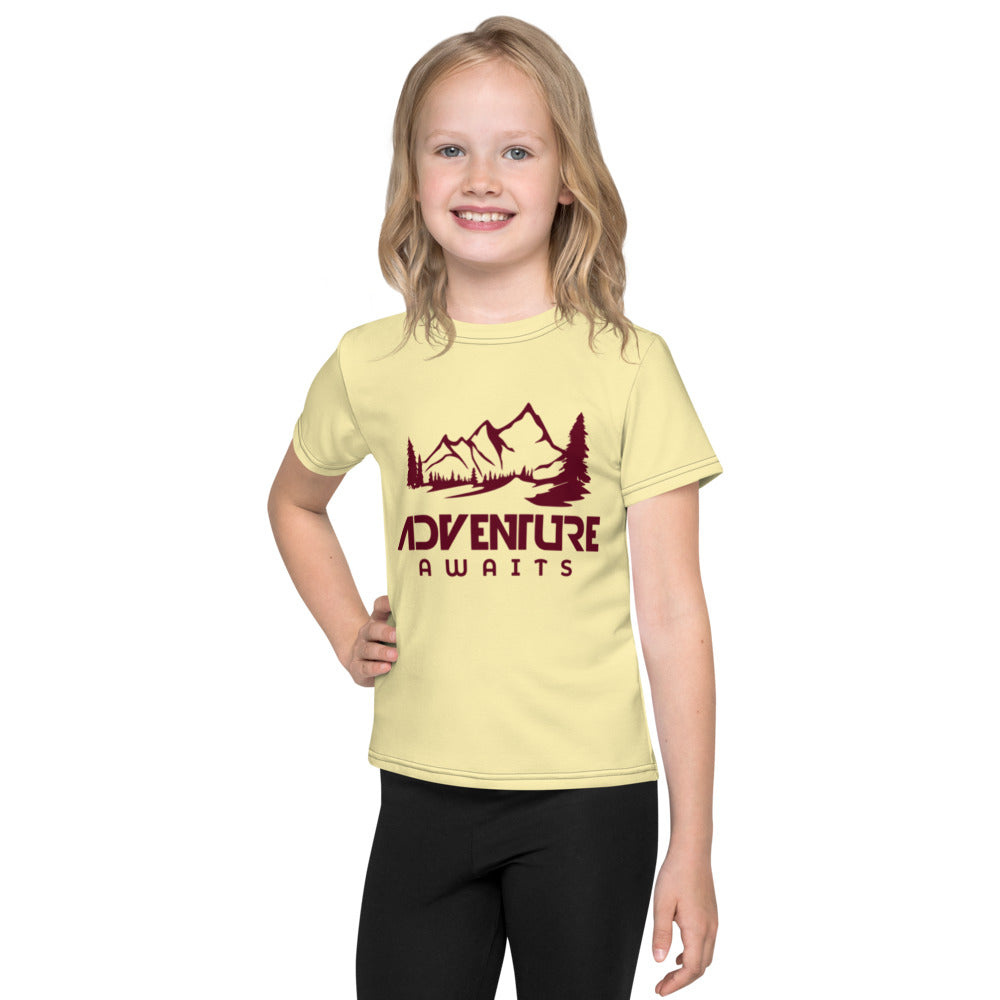 ADVENTURE AWAITS - Kids crew neck t-shirt