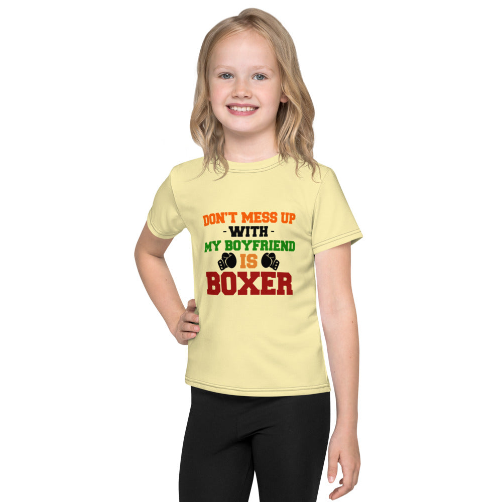 DON'T MESS UP WITH MY BOYFRIEND IS BOXER - Kids crew neck t-shirt