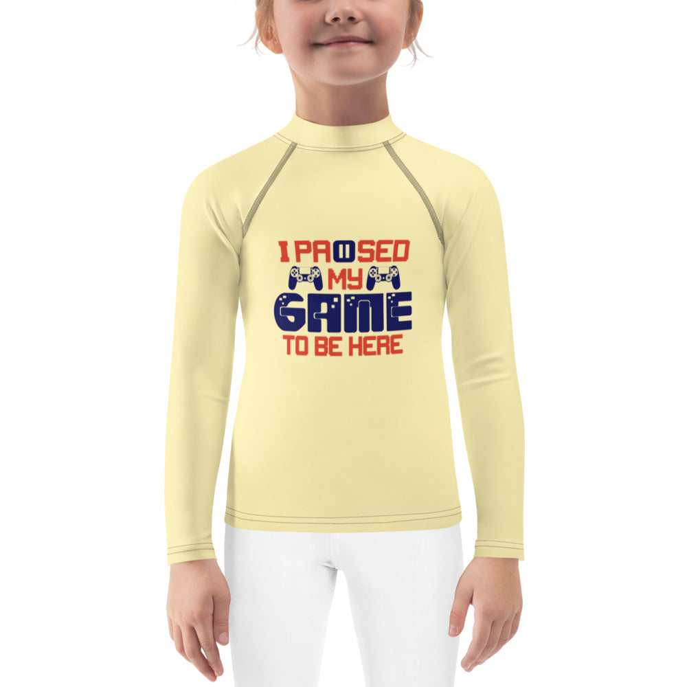 I PAUSED MY GAME TO BE HERE - Kids Rash Guard