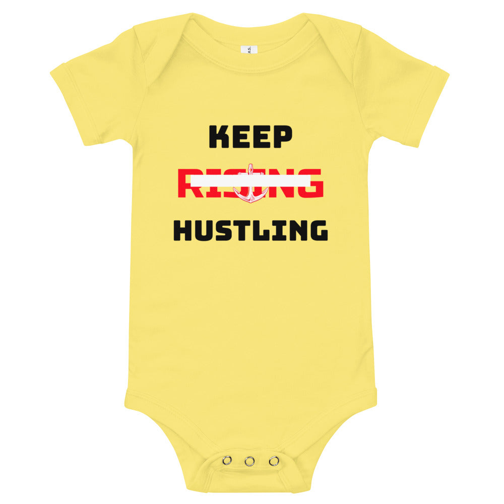 KEEP RISING HUSTLING - Baby short sleeve one piece