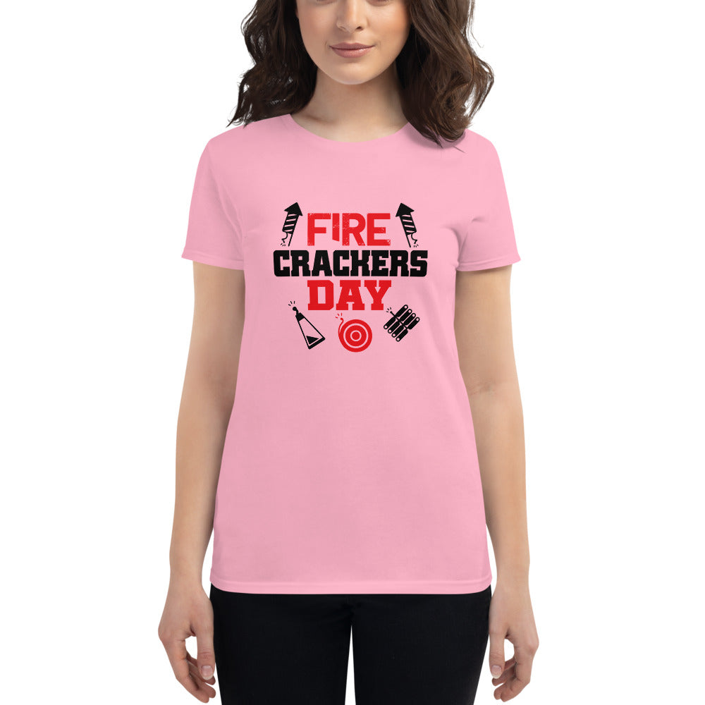 FIRE CRACKERS DAY - Women's short sleeve t-shirt