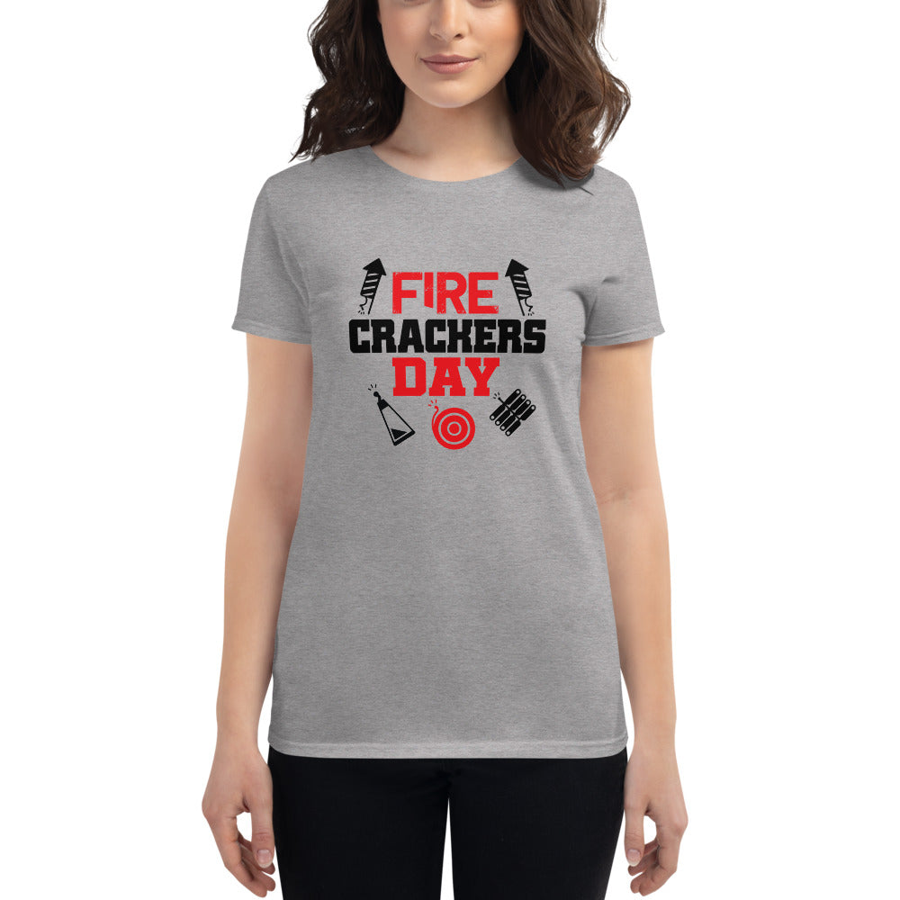 FIRE CRACKERS DAY - Women's short sleeve t-shirt