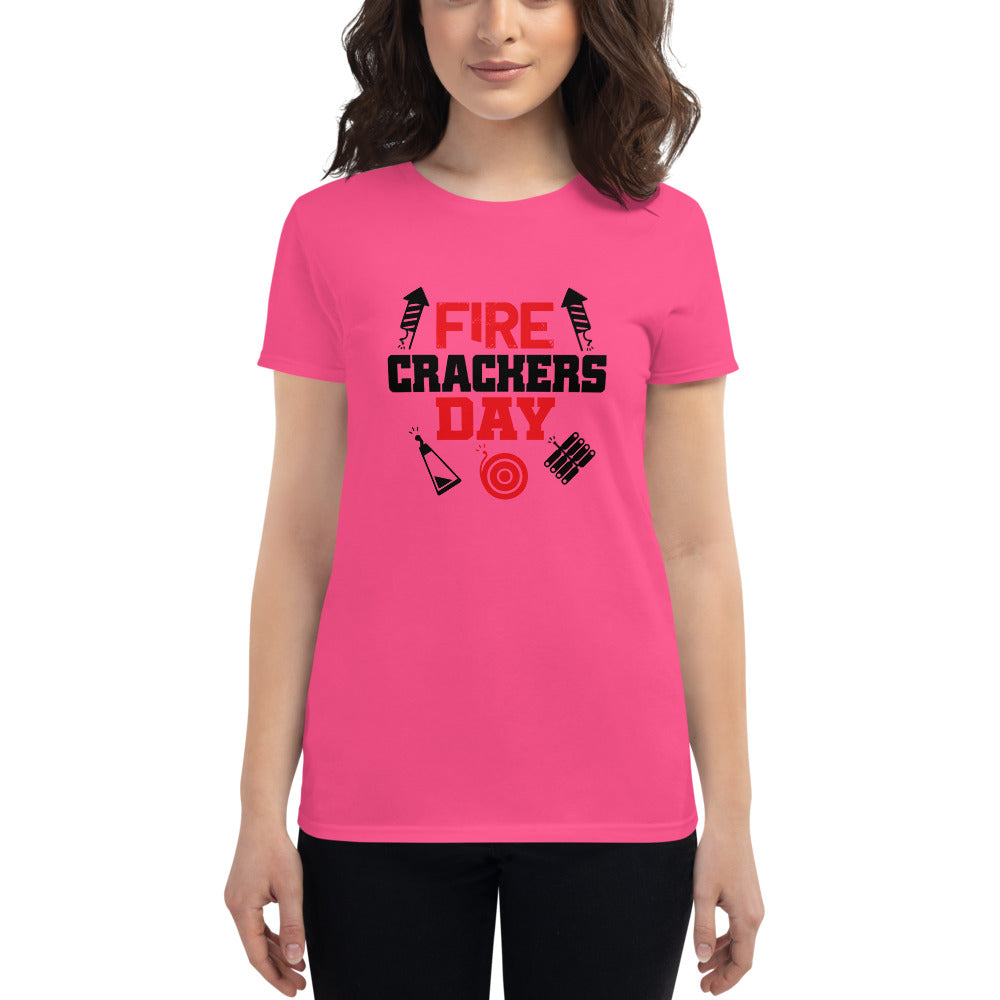 FIRE CRACKERS DAY - Women's short sleeve t-shirt