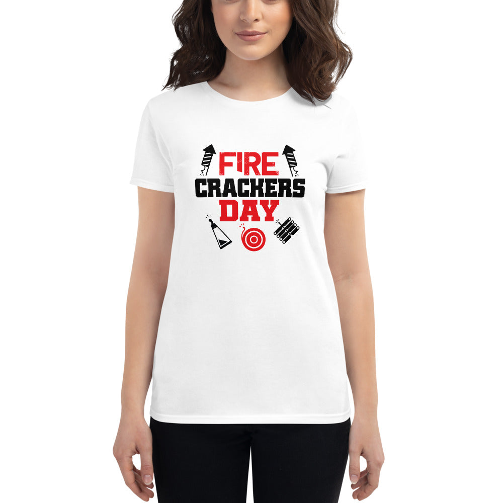 FIRE CRACKERS DAY - Women's short sleeve t-shirt